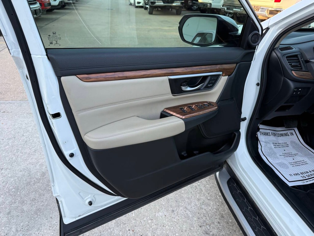 Honda CR-V Hybrid Vehicle Full-screen Gallery Image 08