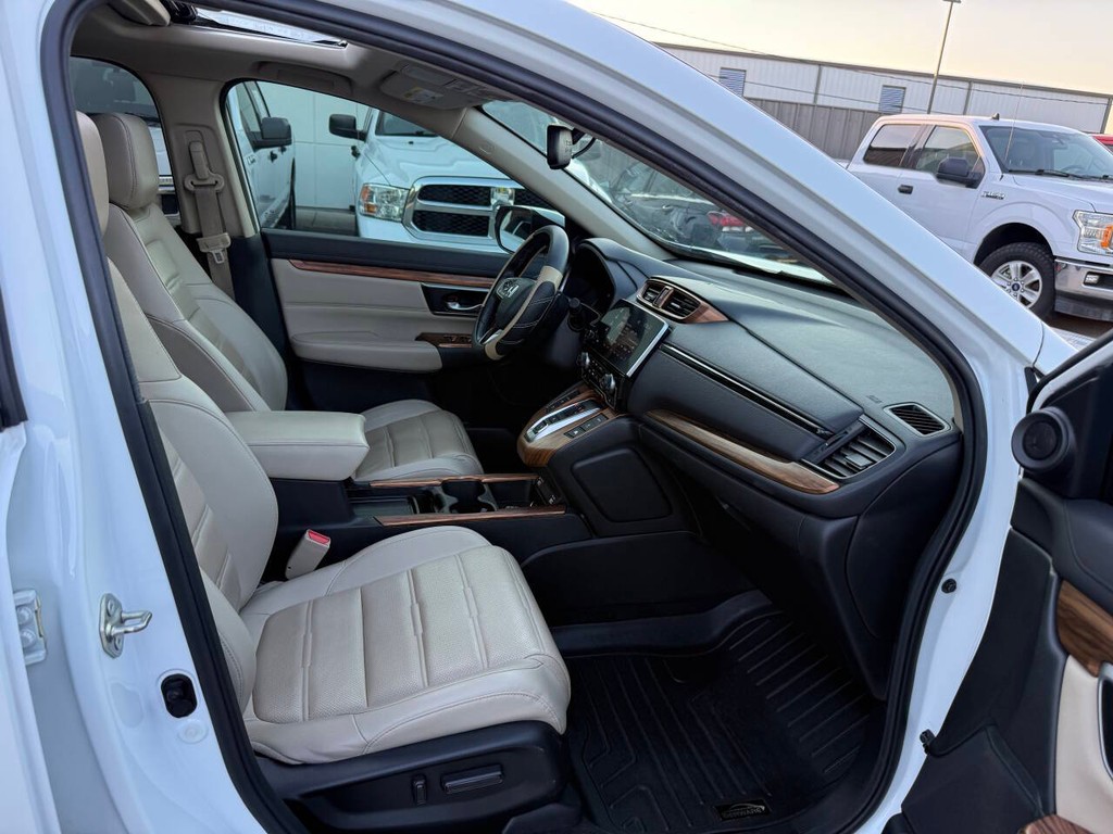 Honda CR-V Hybrid Vehicle Full-screen Gallery Image 10