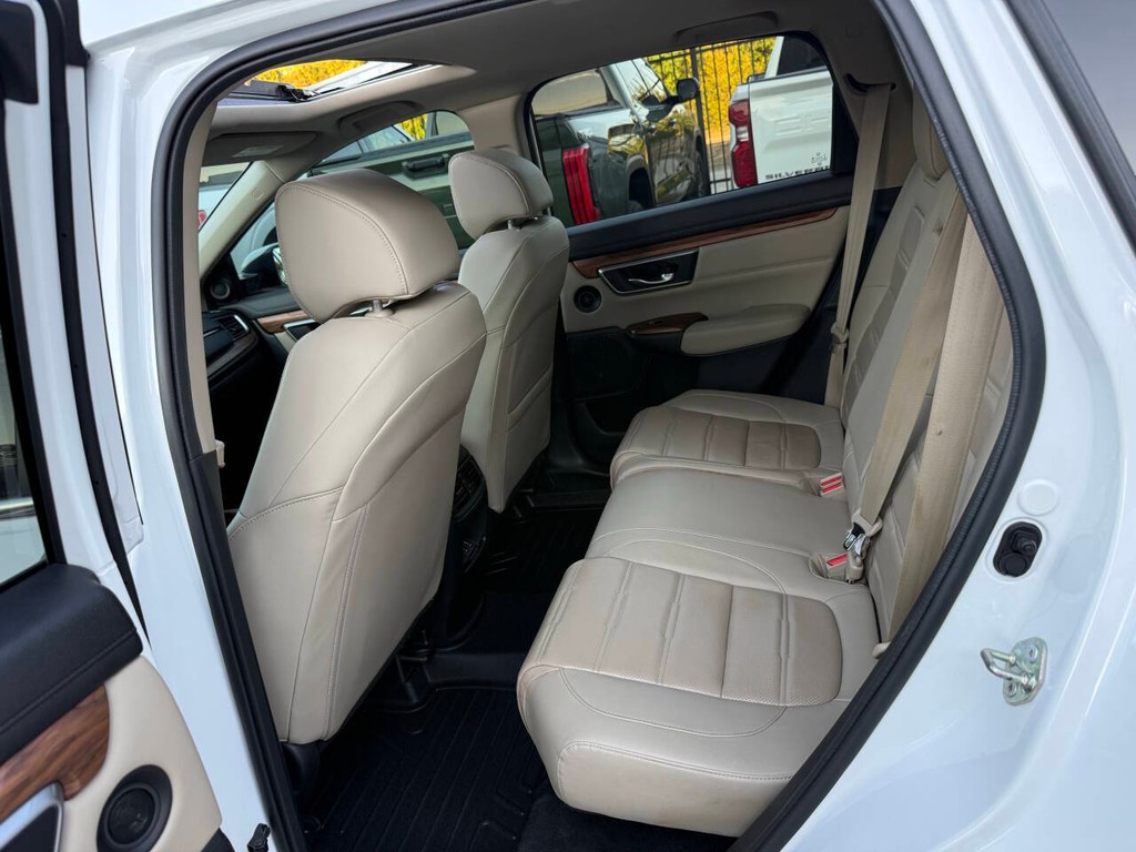 Honda CR-V Hybrid Vehicle Full-screen Gallery Image 13