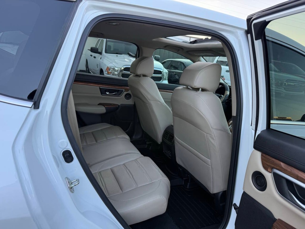 Honda CR-V Hybrid Vehicle Full-screen Gallery Image 15