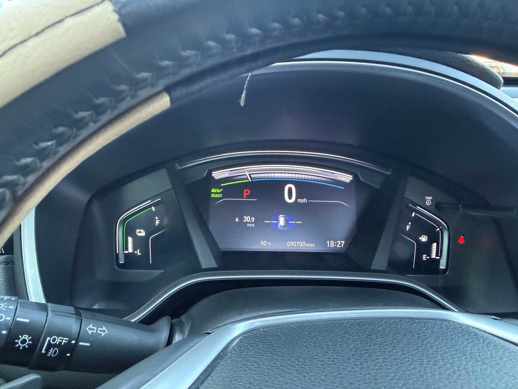 Honda CR-V Hybrid Vehicle Full-screen Gallery Image 31