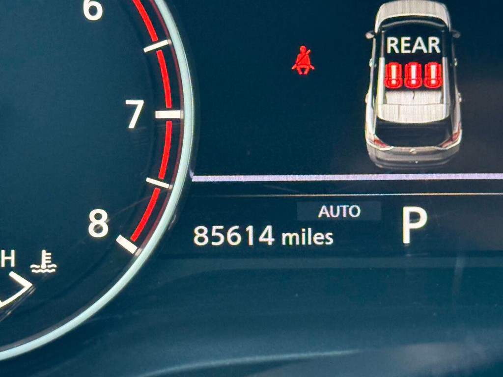Nissan Rogue Vehicle Full-screen Gallery Image 31