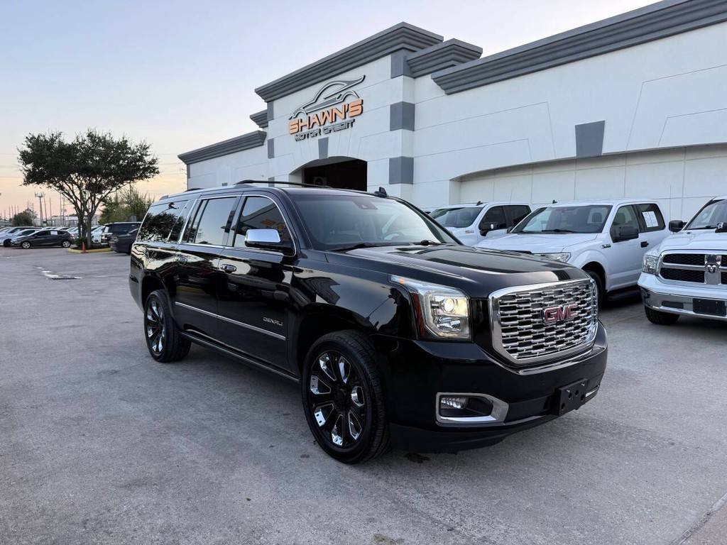 GMC Yukon XL Vehicle Full-screen Gallery Image 02