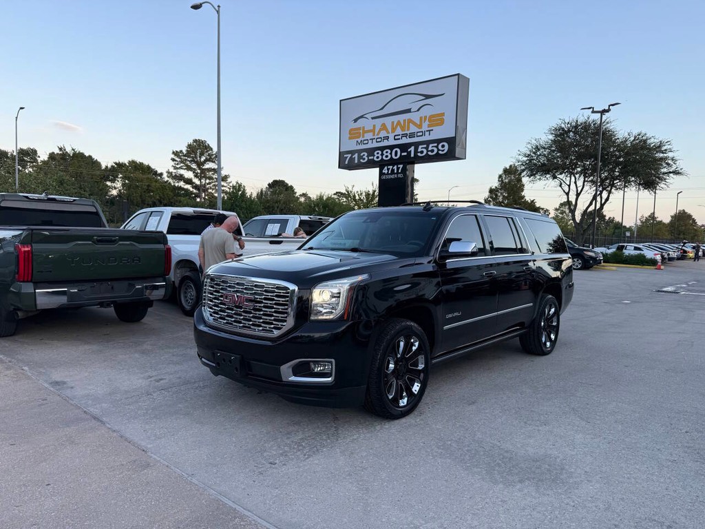 GMC Yukon XL Vehicle Full-screen Gallery Image 03