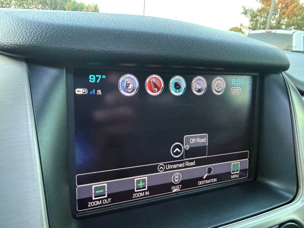 GMC Yukon XL Vehicle Full-screen Gallery Image 32