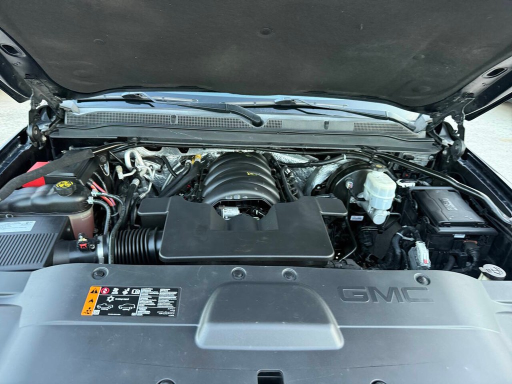 GMC Yukon XL Vehicle Full-screen Gallery Image 41