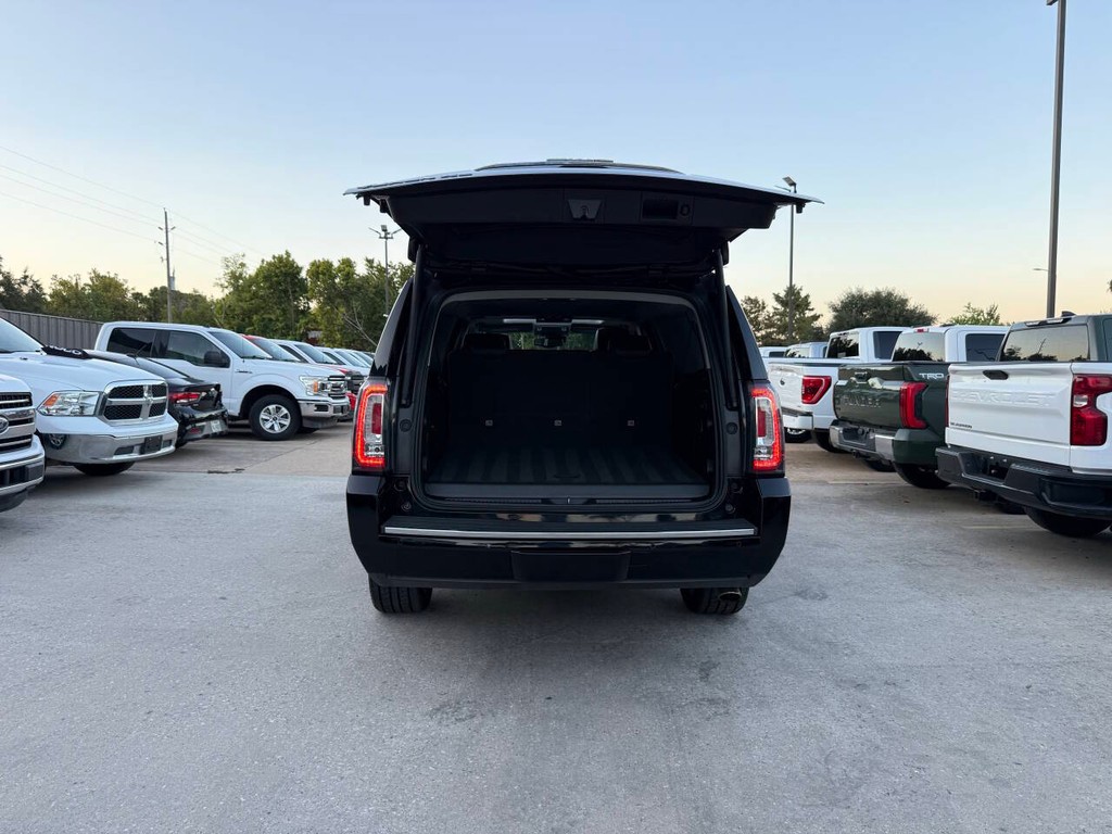 GMC Yukon XL Vehicle Full-screen Gallery Image 44