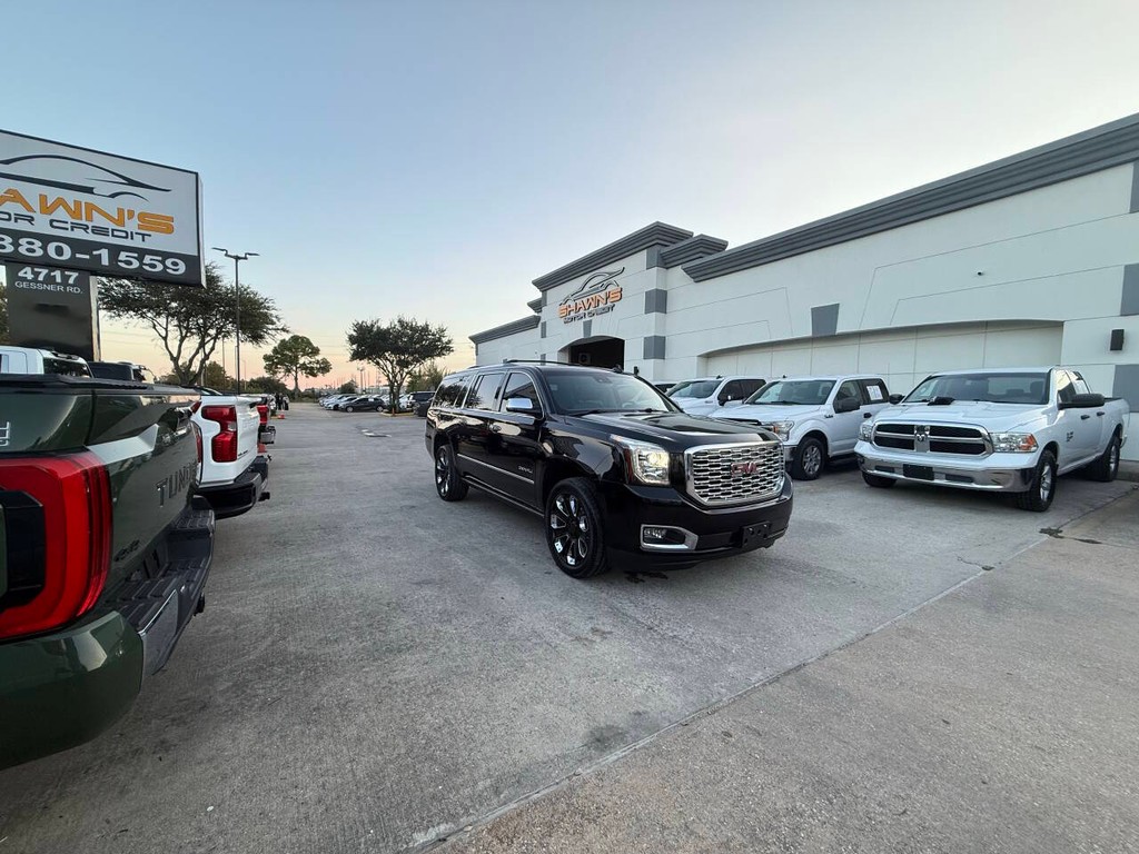 GMC Yukon XL Vehicle Full-screen Gallery Image 50