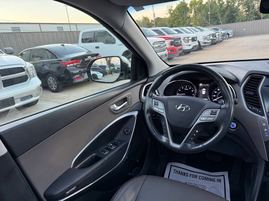 Hyundai Santa Fe Vehicle Full-screen Gallery Image 21