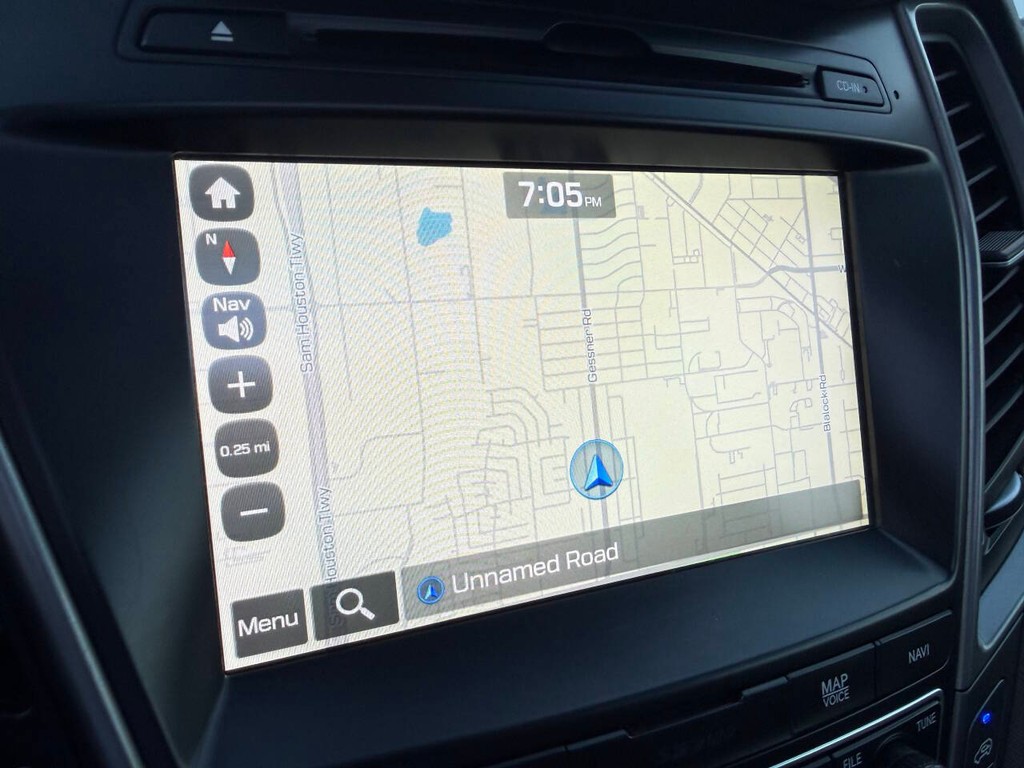 Hyundai Santa Fe Vehicle Full-screen Gallery Image 29