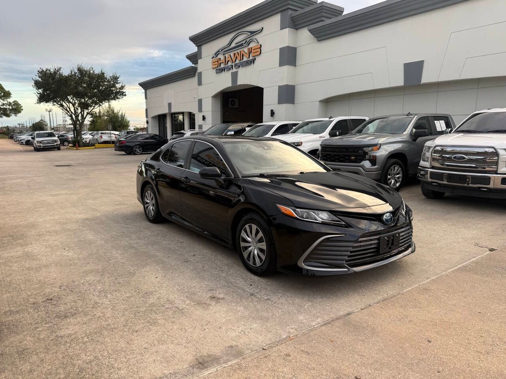 Toyota Camry Vehicle Full-screen Gallery Image 02