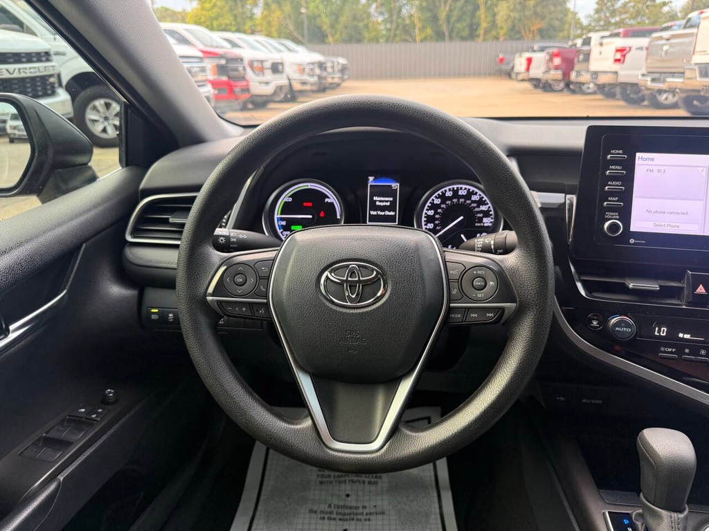 Toyota Camry Vehicle Full-screen Gallery Image 22