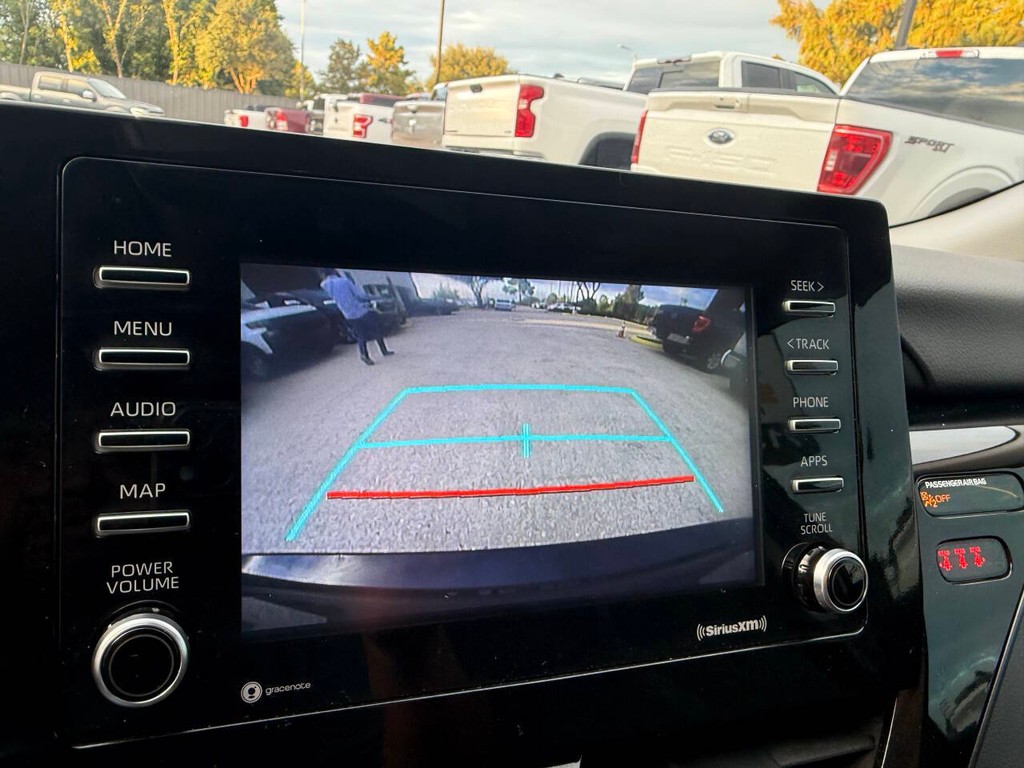 Toyota Camry Vehicle Full-screen Gallery Image 27