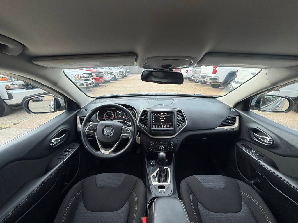 Jeep Cherokee Vehicle Full-screen Gallery Image 18