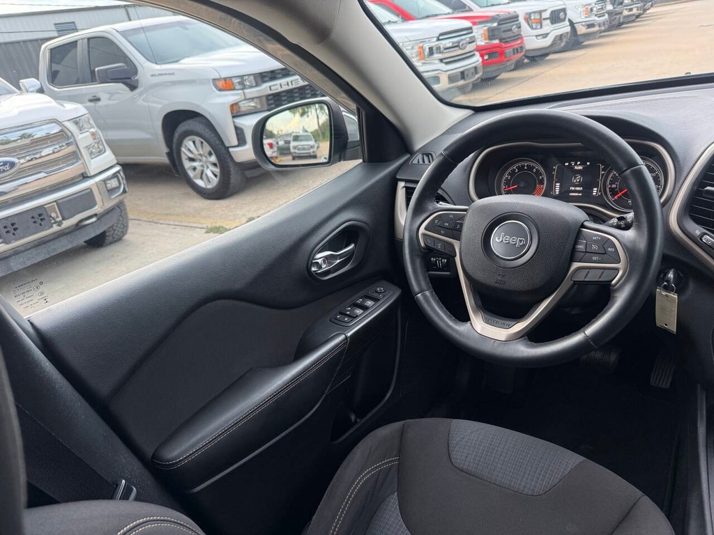 Jeep Cherokee Vehicle Full-screen Gallery Image 19