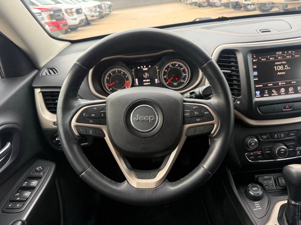 Jeep Cherokee Vehicle Full-screen Gallery Image 22