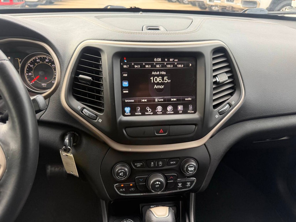 Jeep Cherokee Vehicle Full-screen Gallery Image 24