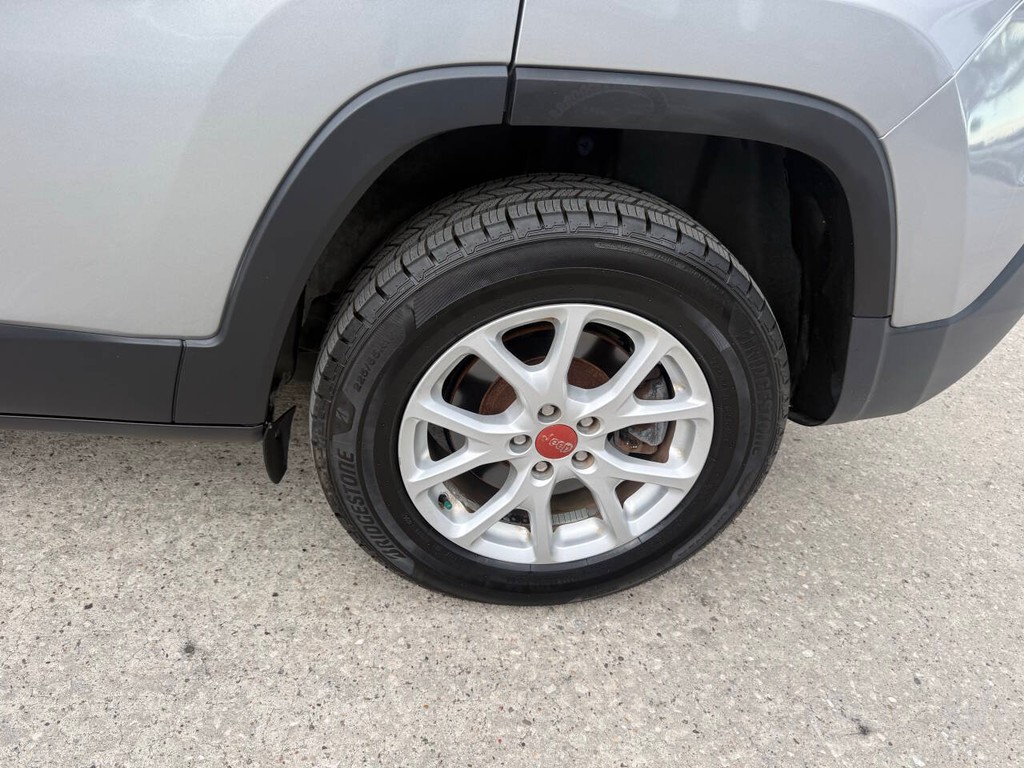 Jeep Cherokee Vehicle Full-screen Gallery Image 34