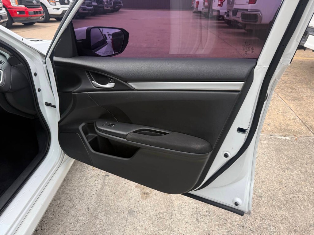 Honda Civic Sedan Vehicle Full-screen Gallery Image 11