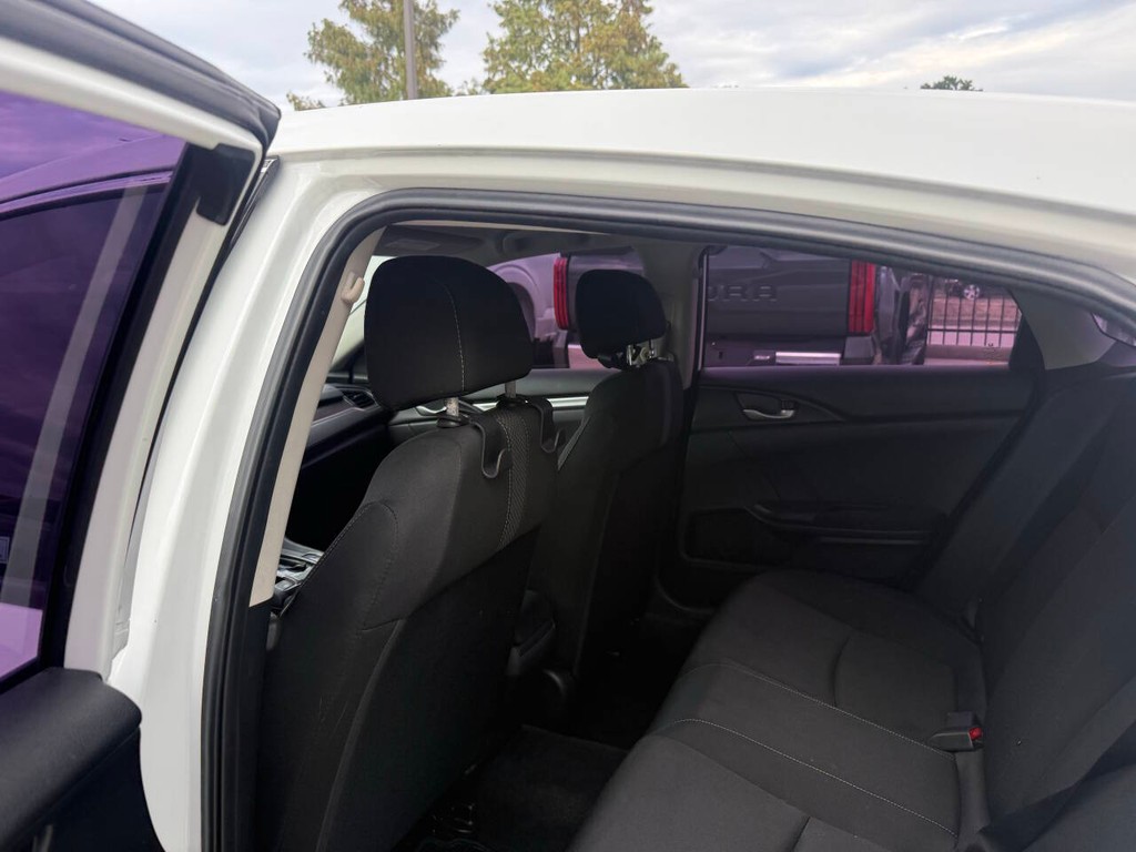 Honda Civic Sedan Vehicle Full-screen Gallery Image 12