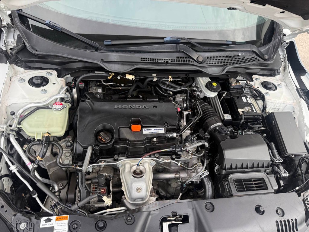 Honda Civic Sedan Vehicle Full-screen Gallery Image 34