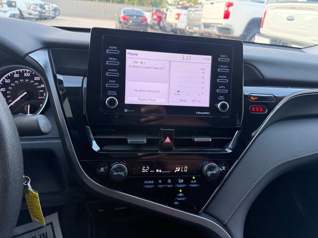 Toyota Camry Vehicle Full-screen Gallery Image 26