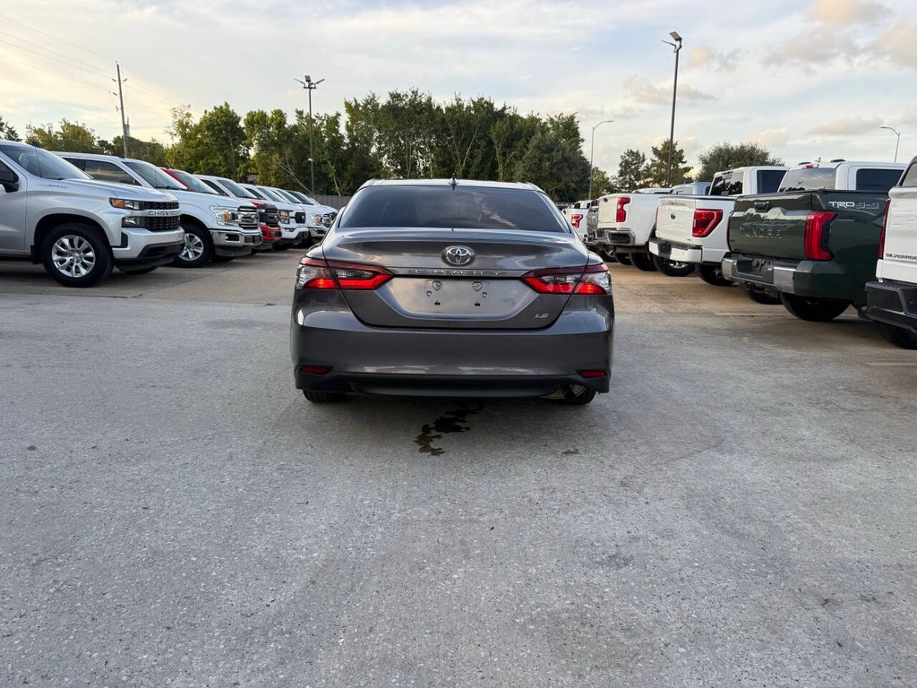 Toyota Camry Vehicle Full-screen Gallery Image 38