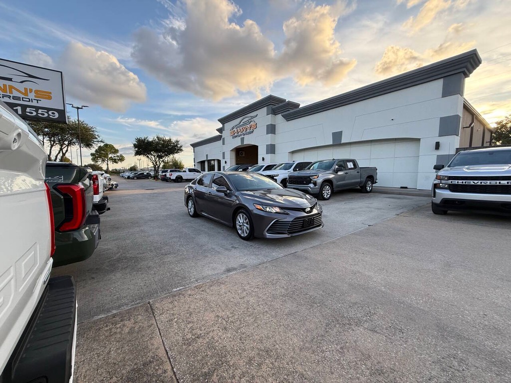 Toyota Camry Vehicle Full-screen Gallery Image 43
