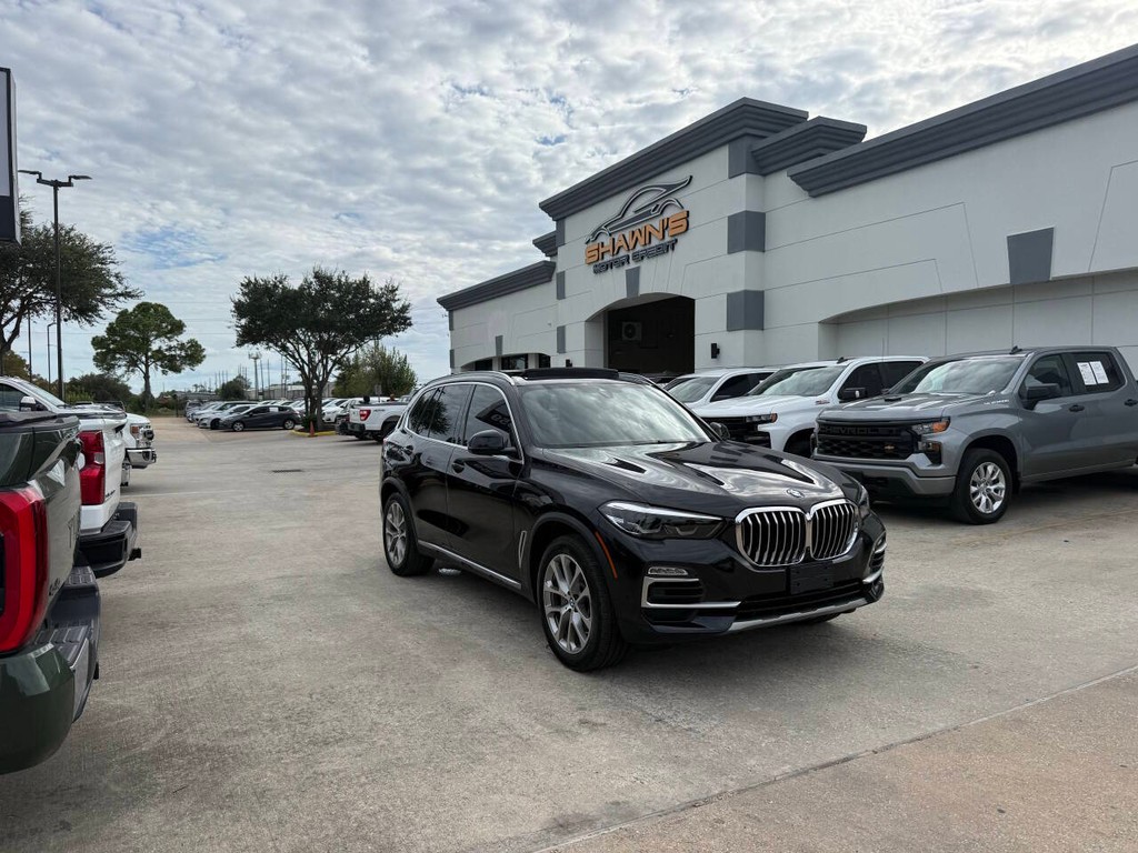 BMW X5 Vehicle Full-screen Gallery Image 02
