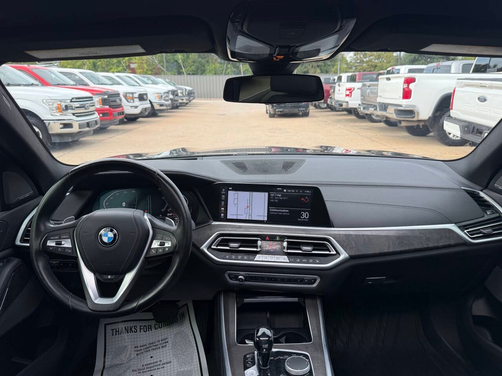 BMW X5 Vehicle Full-screen Gallery Image 17