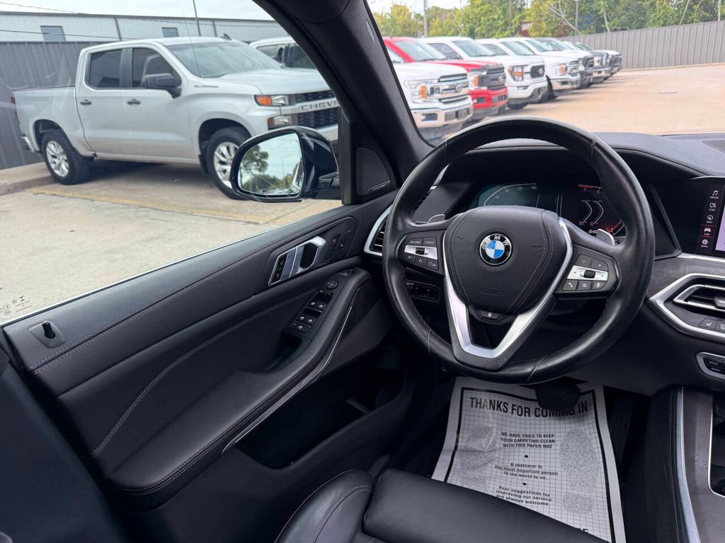 BMW X5 Vehicle Full-screen Gallery Image 18