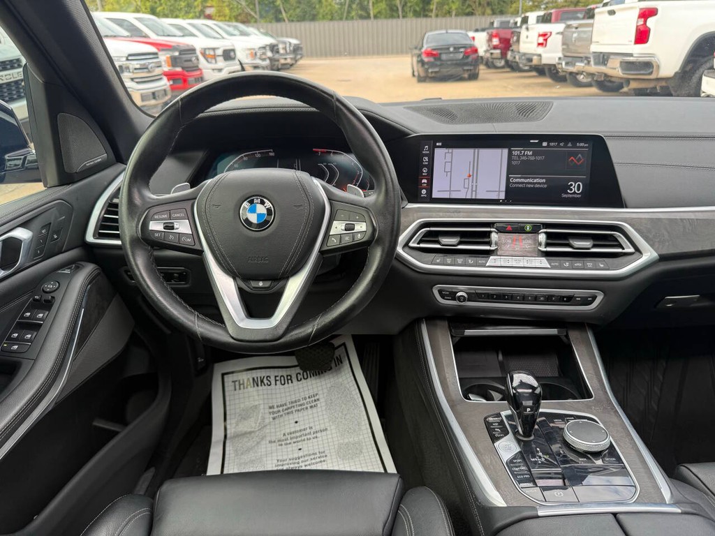 BMW X5 Vehicle Full-screen Gallery Image 23
