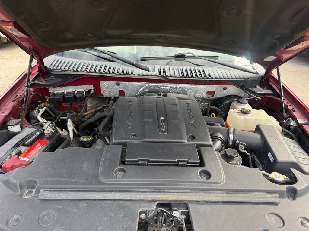 Lincoln Navigator Vehicle Full-screen Gallery Image 39