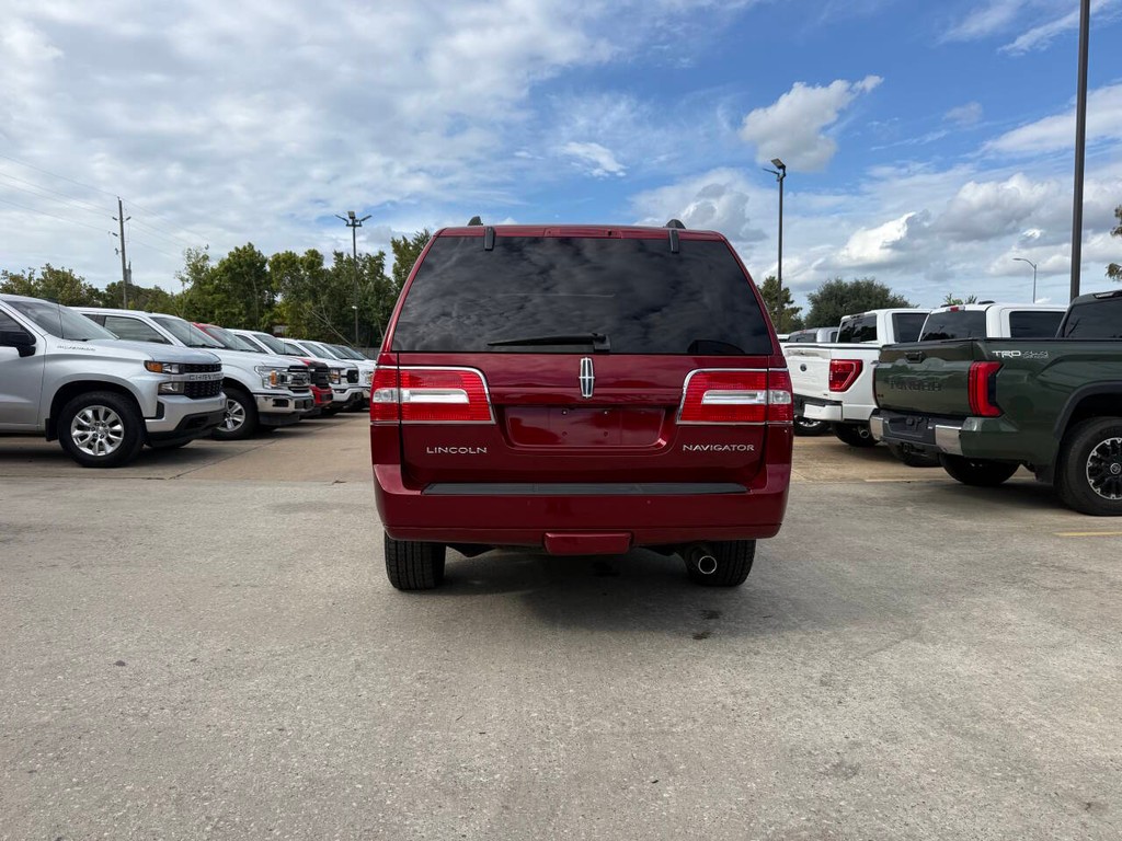 Lincoln Navigator Vehicle Full-screen Gallery Image 44