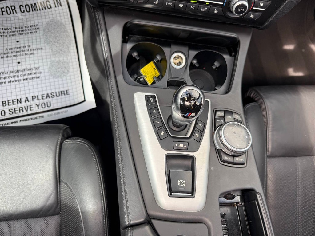 BMW M5 Vehicle Full-screen Gallery Image 29