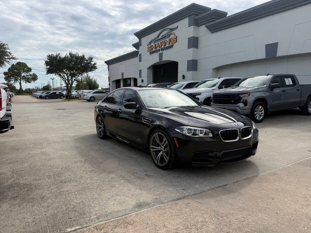 BMW M5 Vehicle Full-screen Gallery Image 41