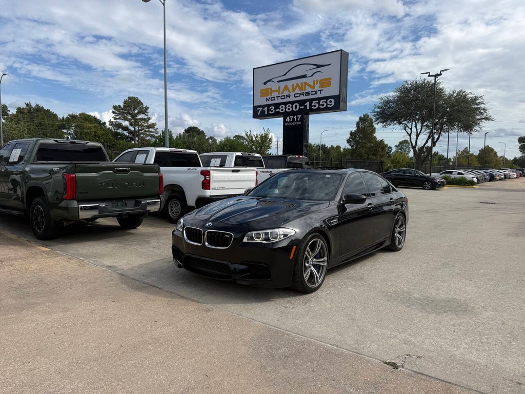BMW M5 Vehicle Full-screen Gallery Image 42