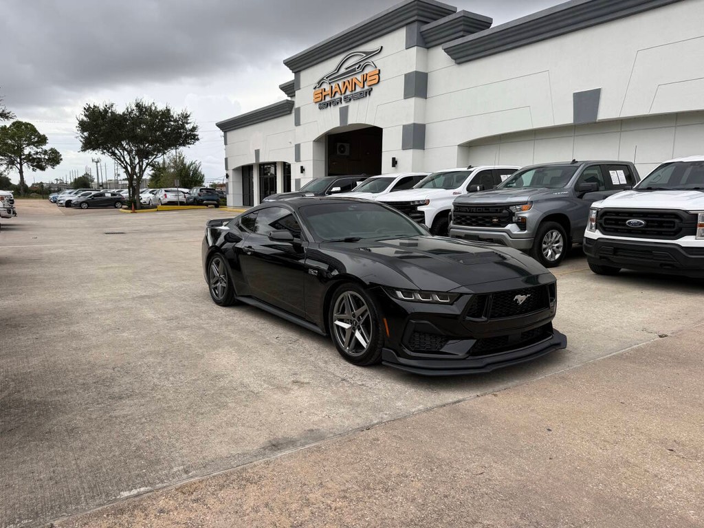 Ford Mustang Vehicle Full-screen Gallery Image 02