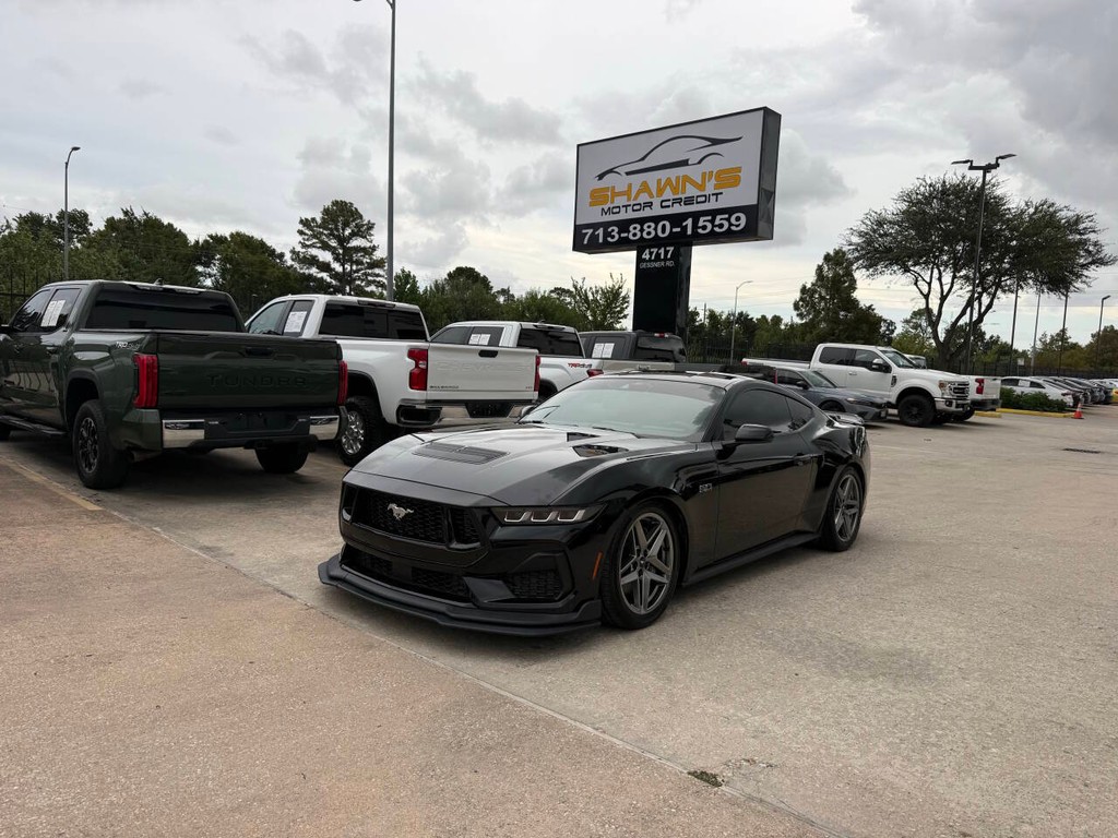 Ford Mustang Vehicle Full-screen Gallery Image 03