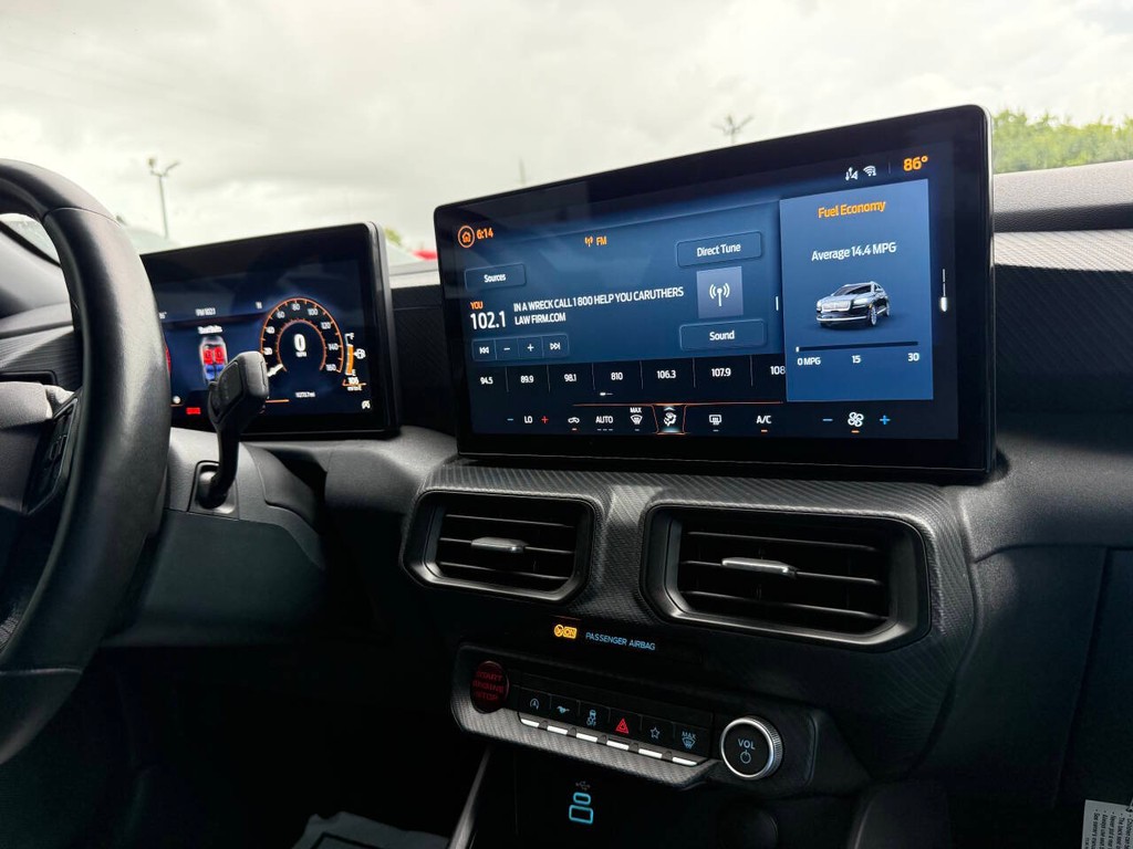 Ford Mustang Vehicle Full-screen Gallery Image 18