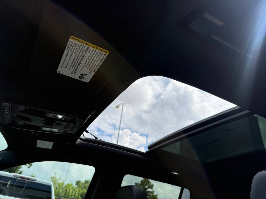 Chevrolet Tahoe Vehicle Full-screen Gallery Image 34