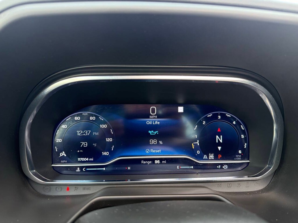 Chevrolet Tahoe Vehicle Full-screen Gallery Image 35
