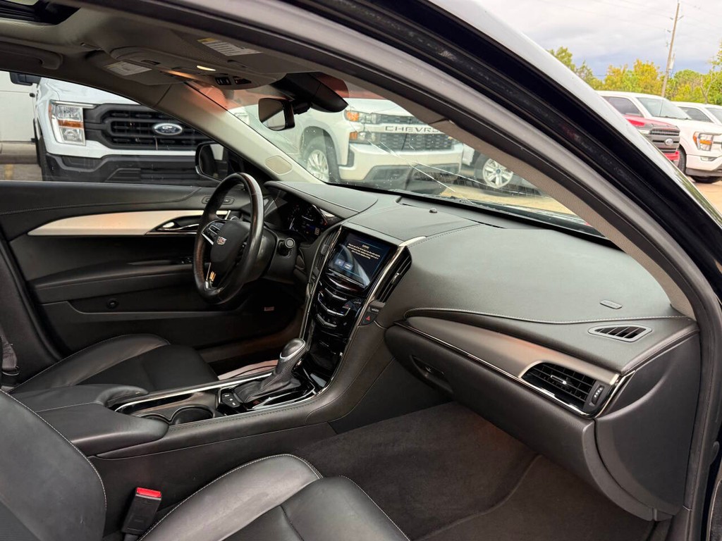 Cadillac ATS Sedan Vehicle Full-screen Gallery Image 09