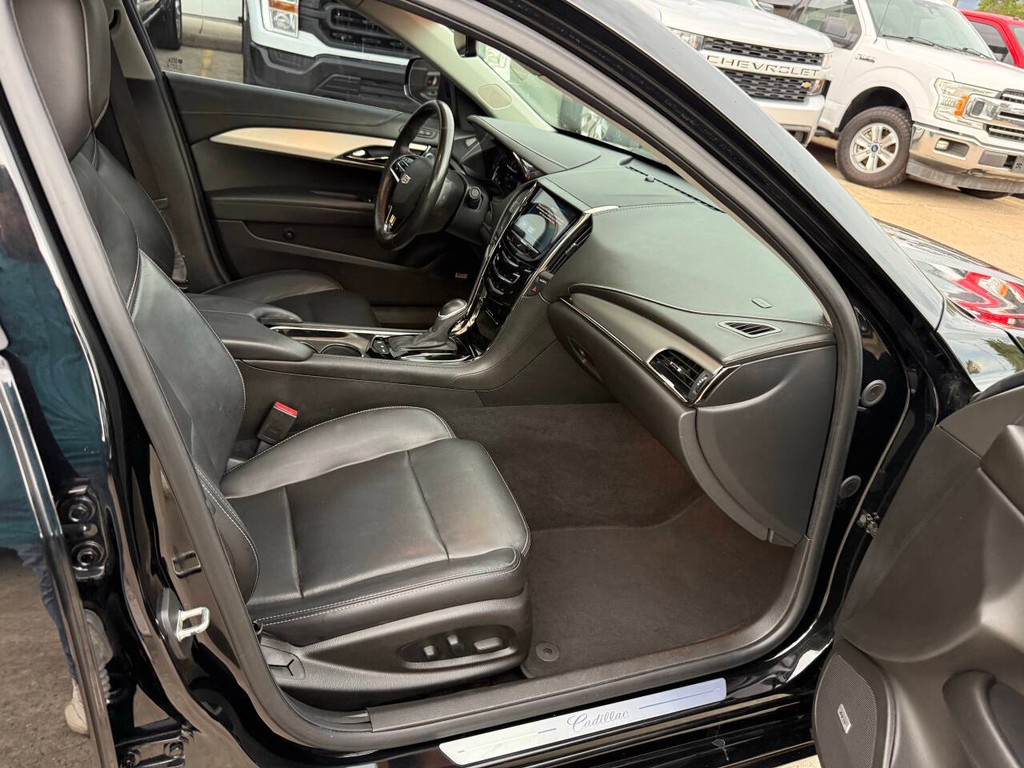Cadillac ATS Sedan Vehicle Full-screen Gallery Image 10