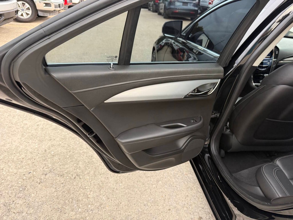 Cadillac ATS Sedan Vehicle Full-screen Gallery Image 14