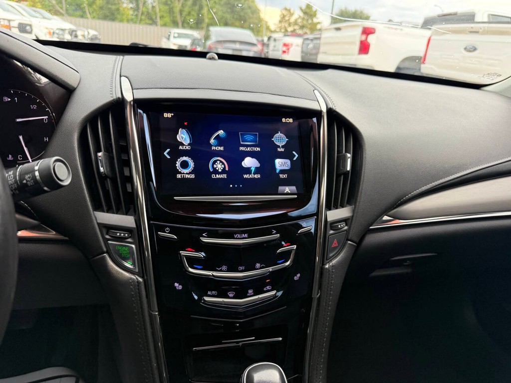 Cadillac ATS Sedan Vehicle Full-screen Gallery Image 24