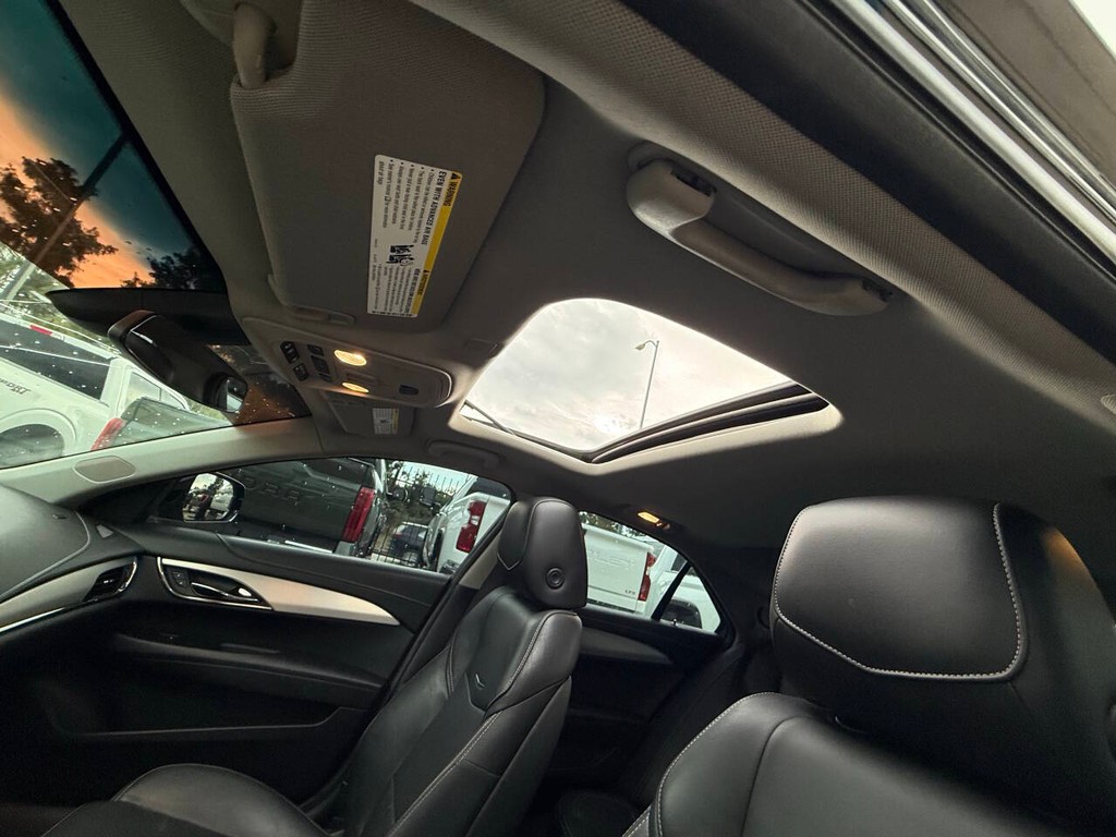 Cadillac ATS Sedan Vehicle Full-screen Gallery Image 31