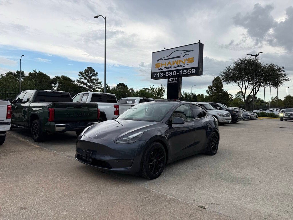 Tesla Model Y Vehicle Full-screen Gallery Image 43