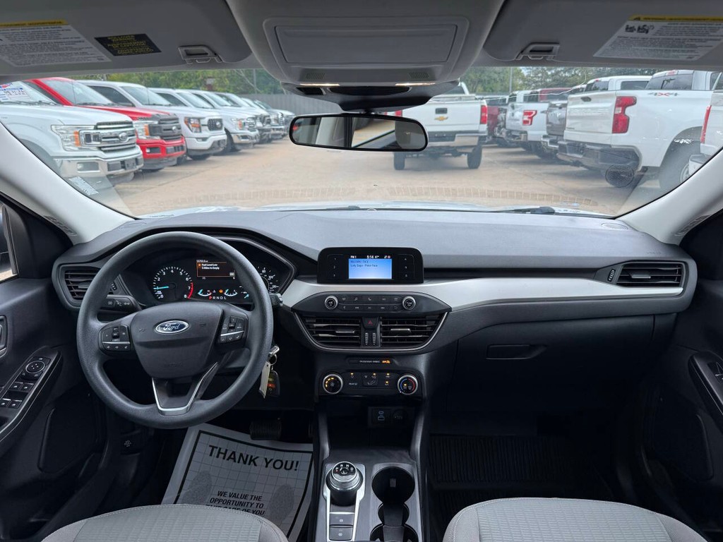 Ford Escape Vehicle Full-screen Gallery Image 17
