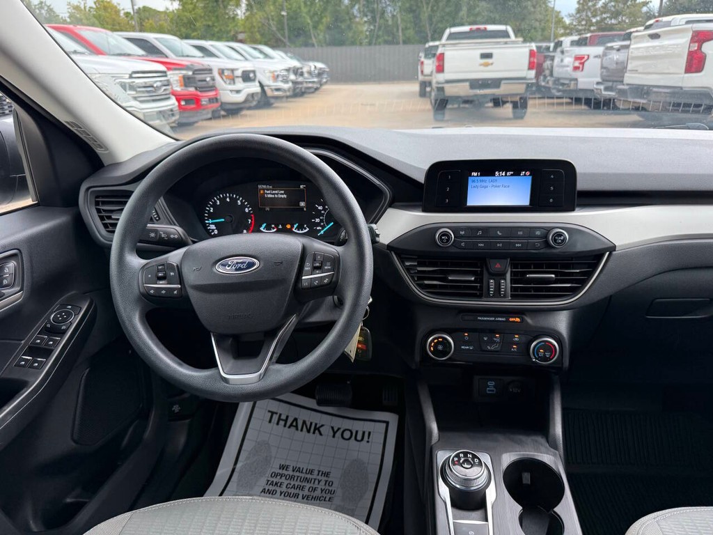 Ford Escape Vehicle Full-screen Gallery Image 21